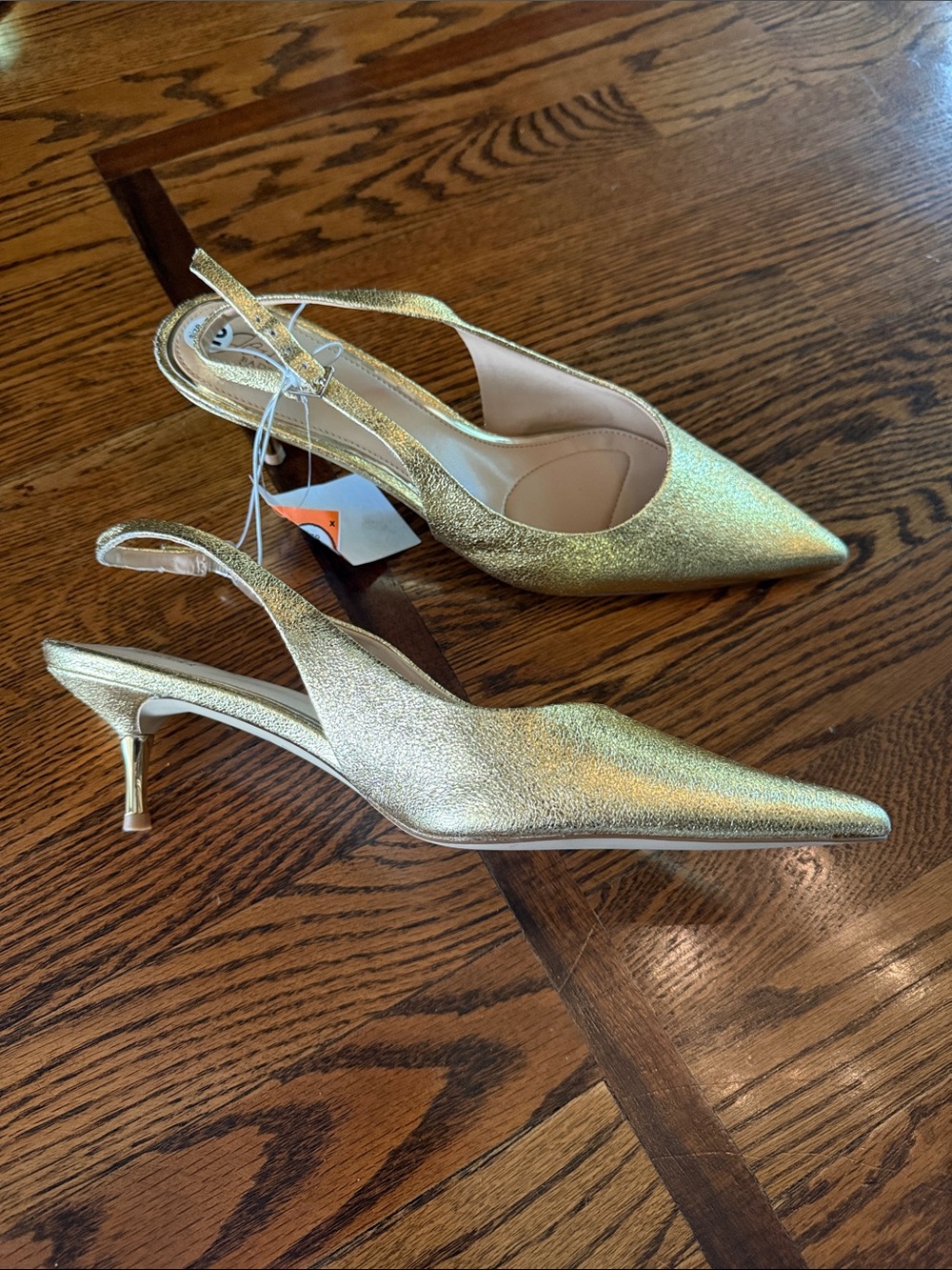 Jewel Badgley Mischka Gold Slingback Pointed-Toe Kitten Heel Pumps 10 new